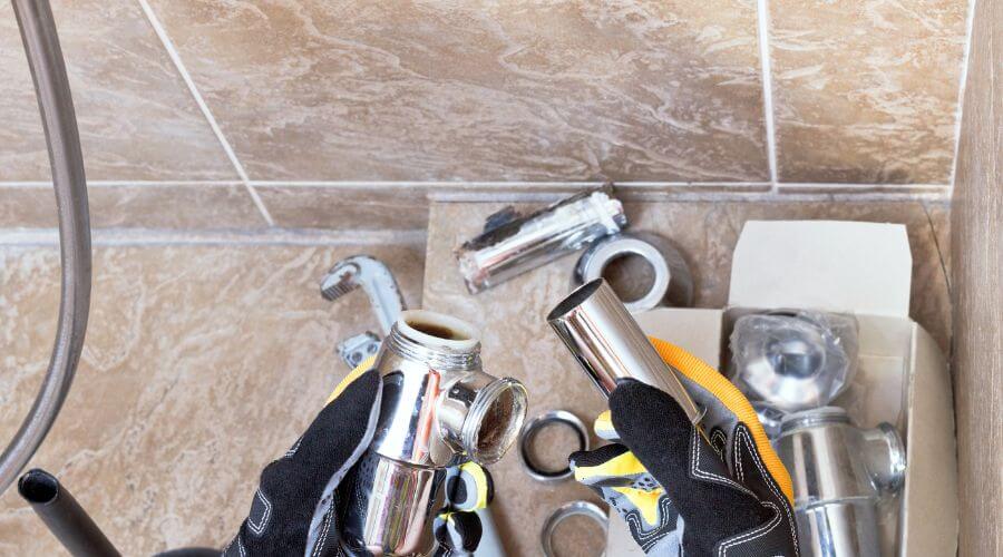 Professional gutter cleaning in San Diego, TX